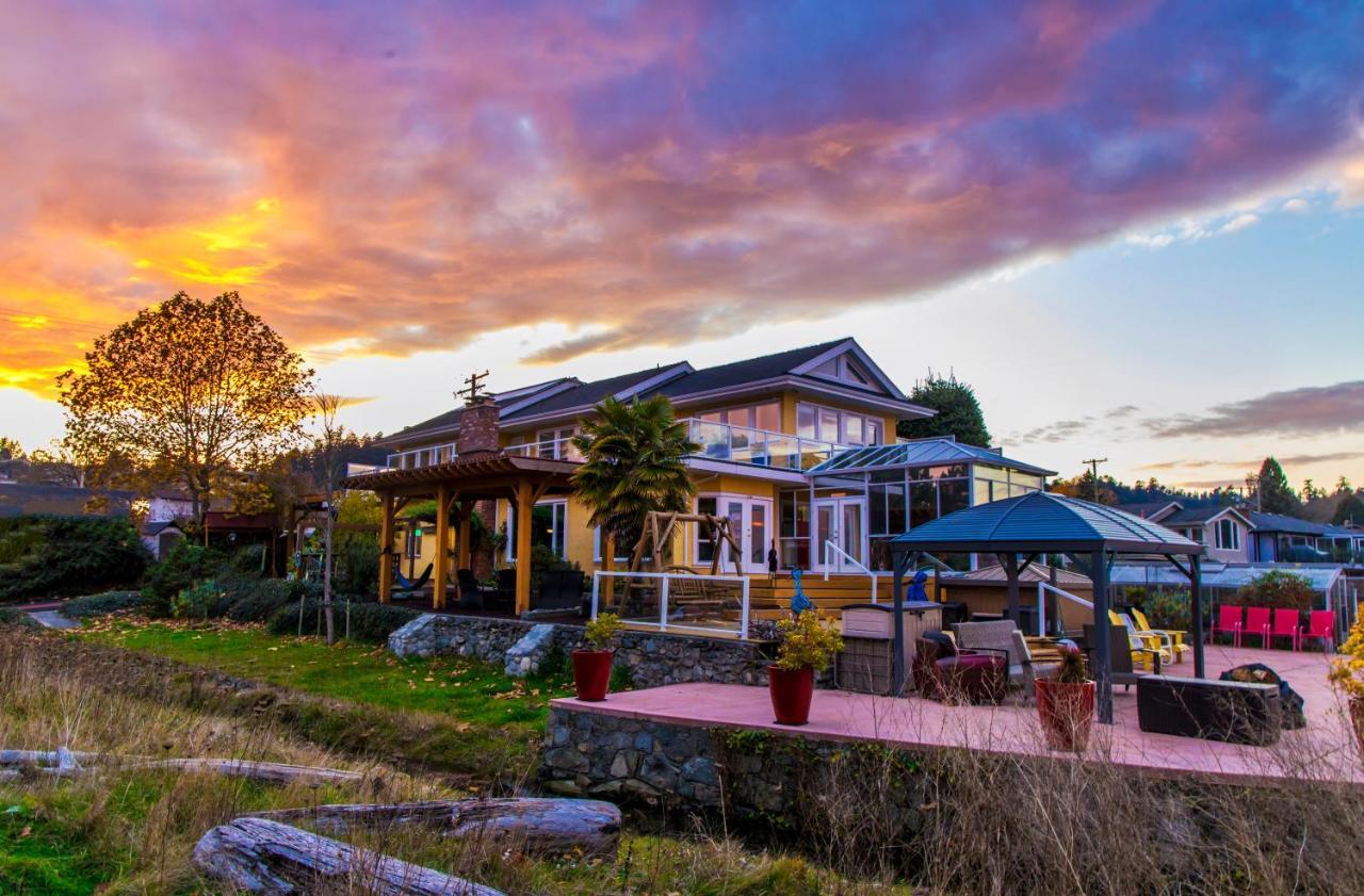 Birds Of A Feather Victoria Oceanfront Studio Suites Colwood Exterior photo