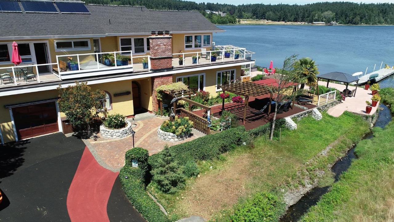 Birds Of A Feather Victoria Oceanfront Studio Suites Colwood Exterior photo