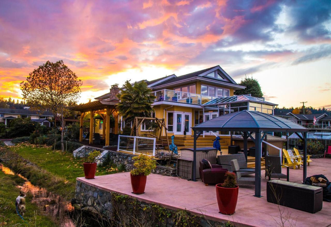 Birds Of A Feather Victoria Oceanfront Studio Suites Colwood Exterior photo